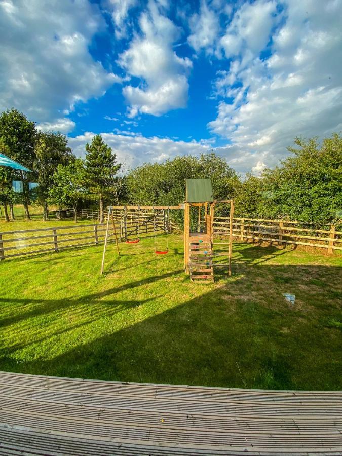 Immaculate 3-Bedroom Private Lodge Near York Exterior foto